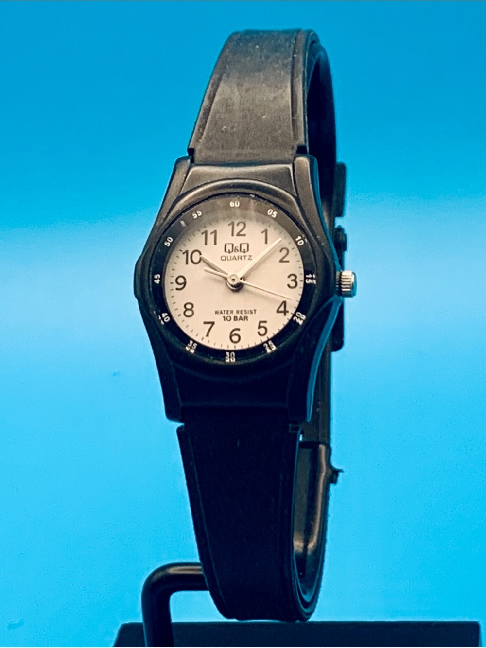 Q&Q By CITIZEN Women’s Vintage Quartz Wristwatch Easy Reader Working New Battery